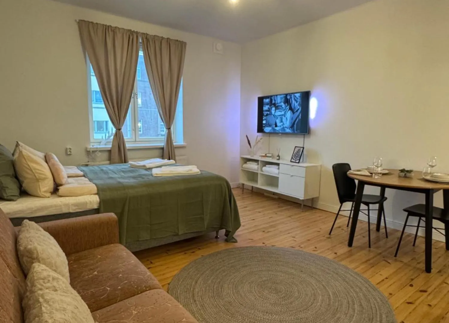 Your Chic Vibrant Apt Helsinki Finland